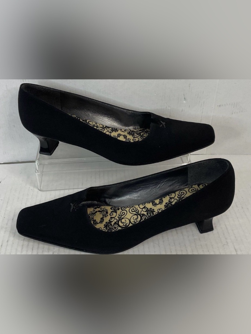 Stuart Weitzman, Black Heeled Shoes Size 8.5M, EUC